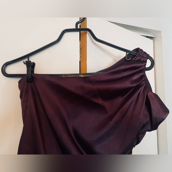 Shoulder mini dress - Picture 4 of 5